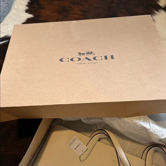 Coach Off-White Leather Tote - Picture 3 of 3